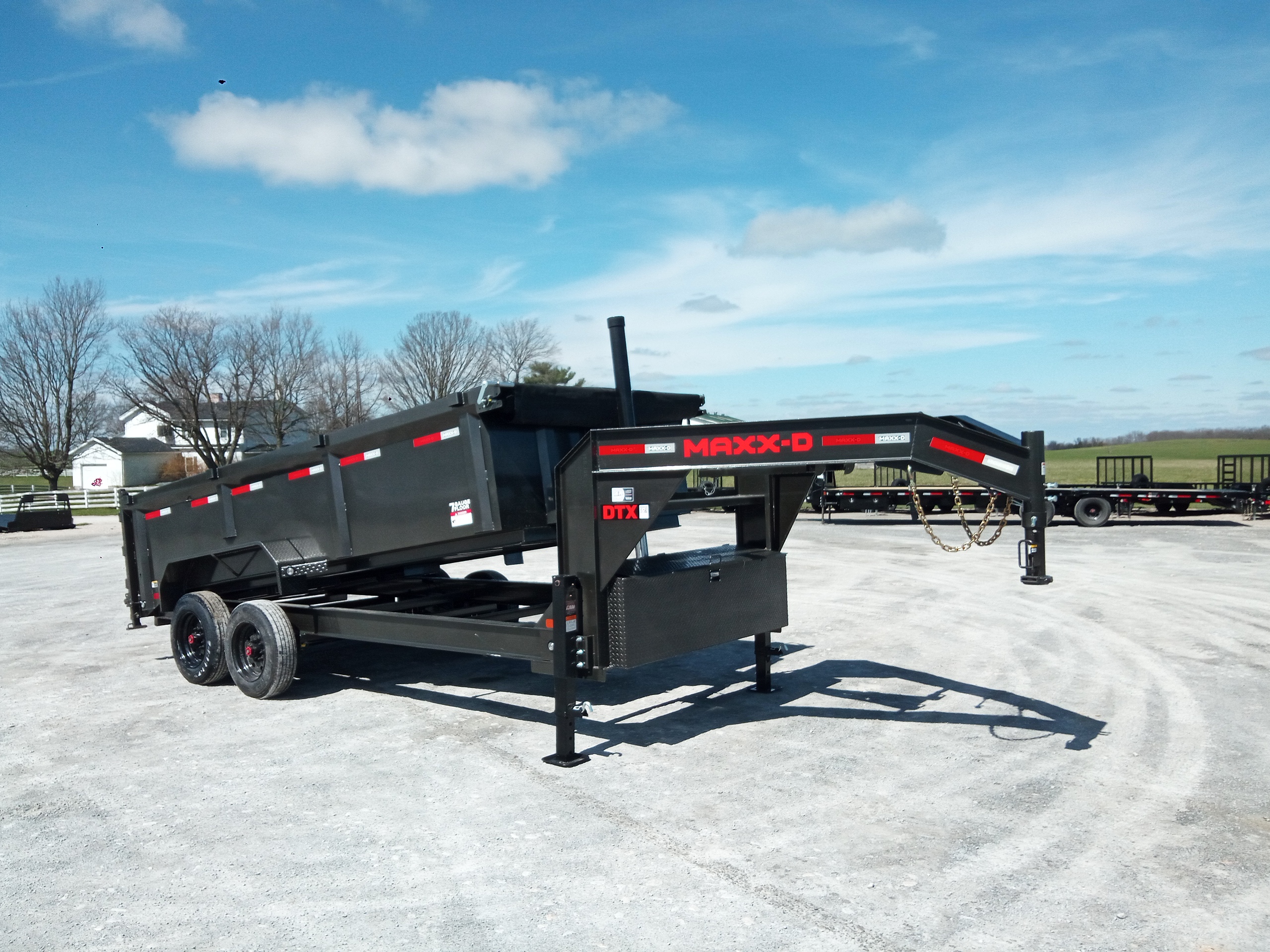 2026 MAXX‑D 16' x 83" – 14K Gooseneck Telescoping Dump