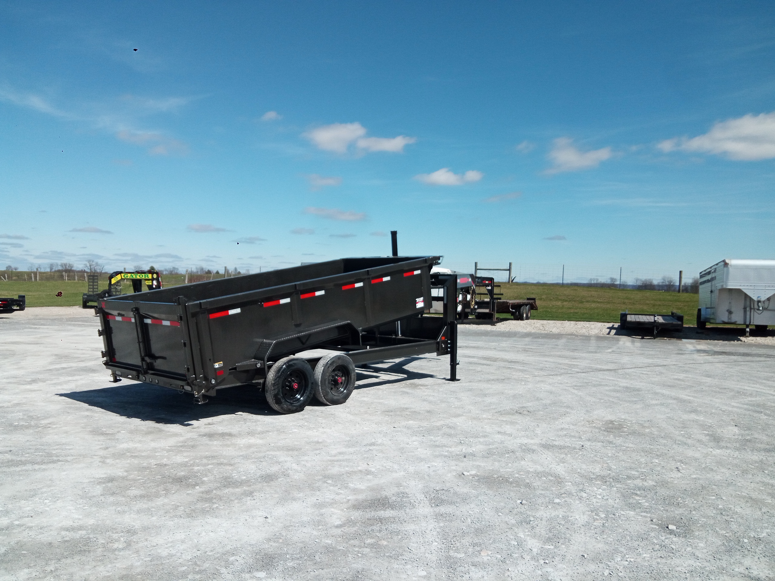 2026 MAXX‑D 16' x 83" – 14K Gooseneck Telescoping Dump - Image 2