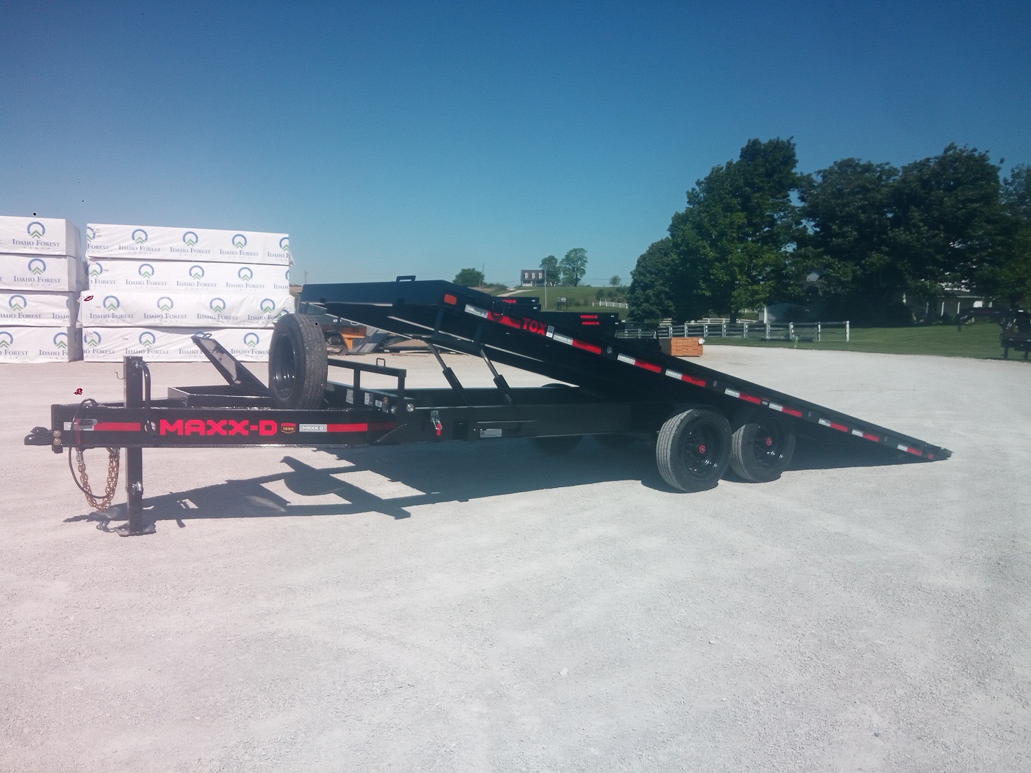 22' x 102" Power Tilt Deckover Trailer - Image 4