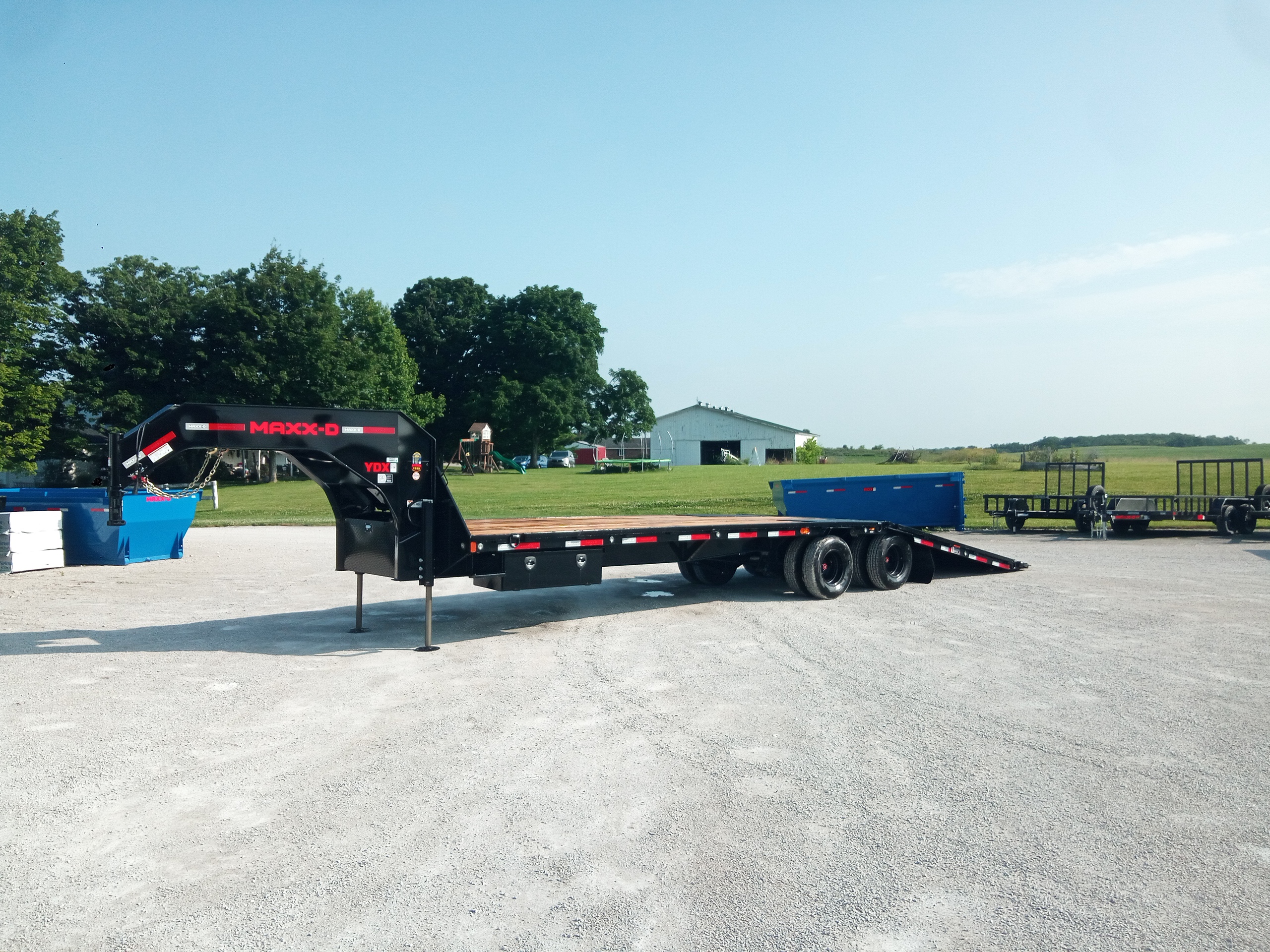 32' x 102" – Tandem Dual Hydraulic Dovetail - Image 3
