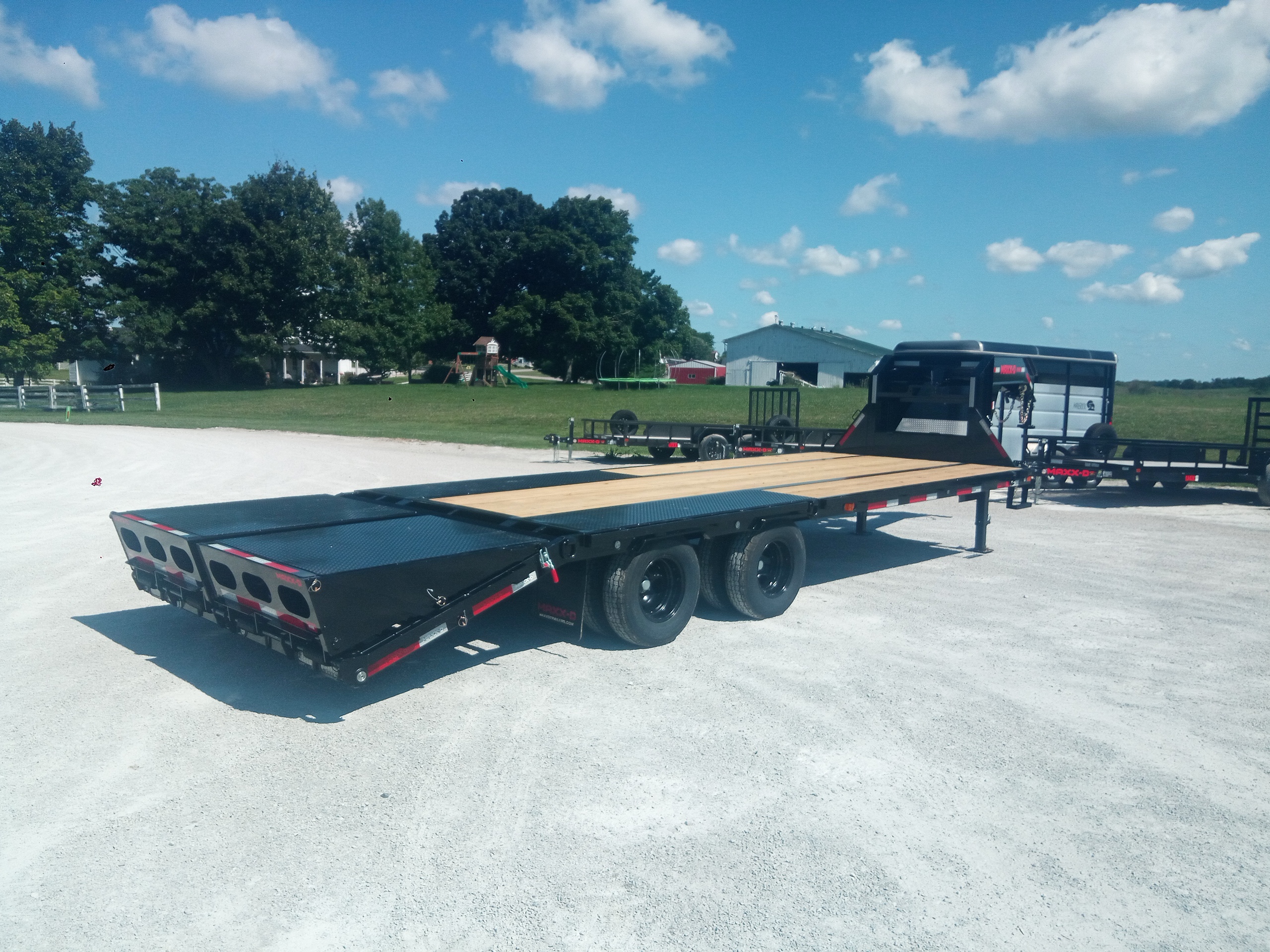2027 25' x 102" – Low-Pro Tandem Dual Flatbed - Image 4