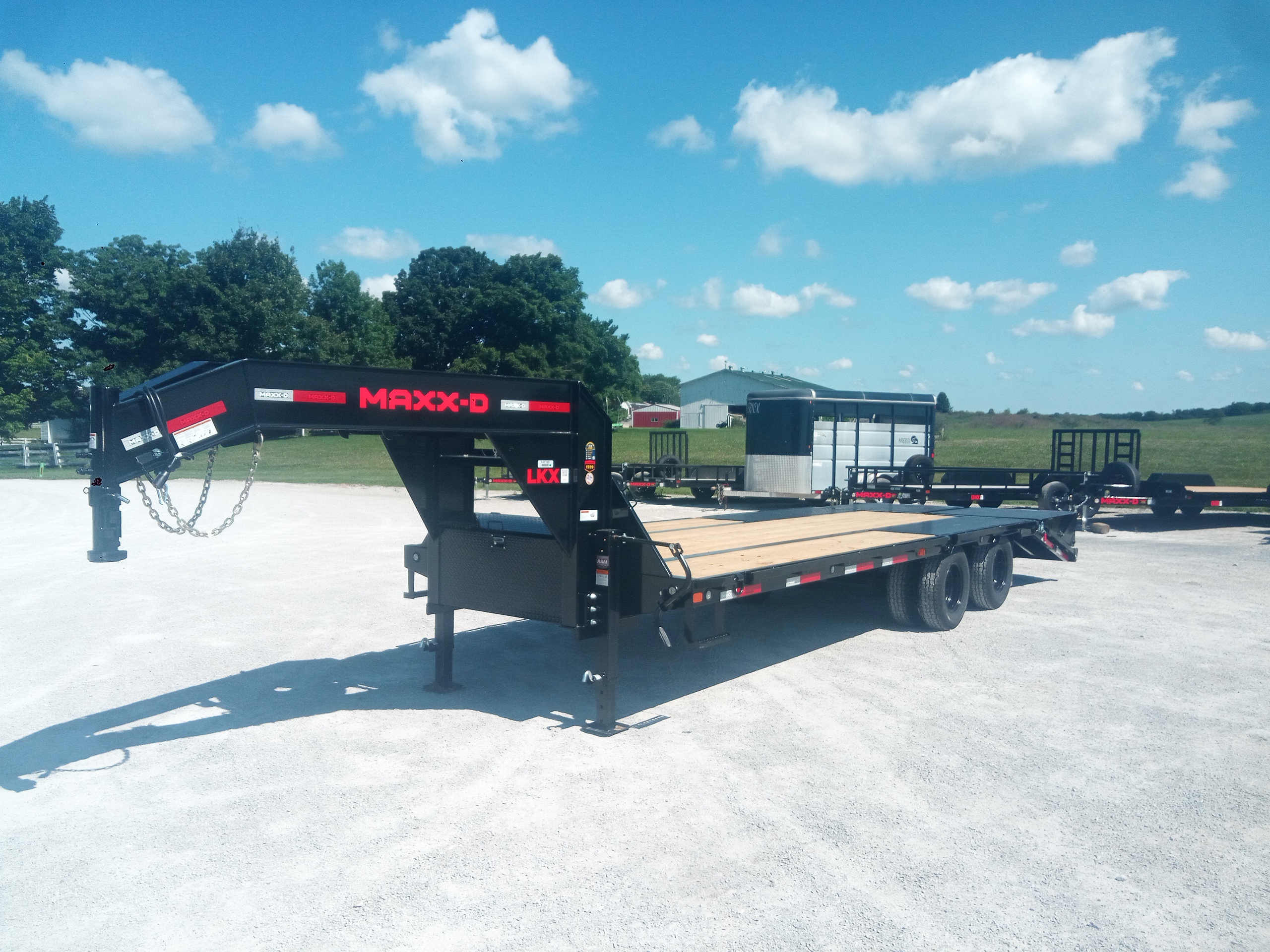 2027 25' x 102" – Low-Pro Tandem Dual Flatbed