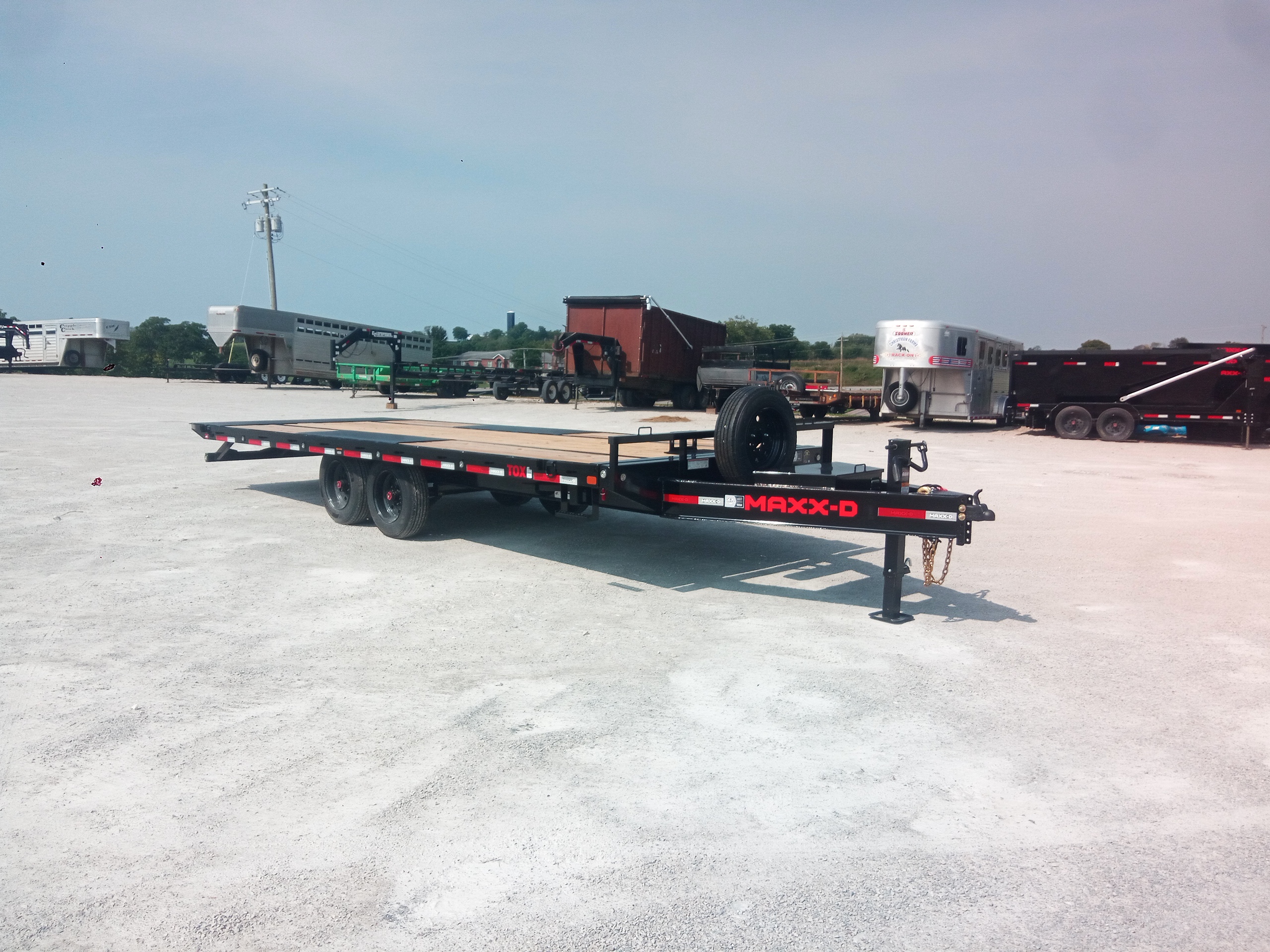2027 – 22' x 102" Power Tilt Deck Over - Image 2