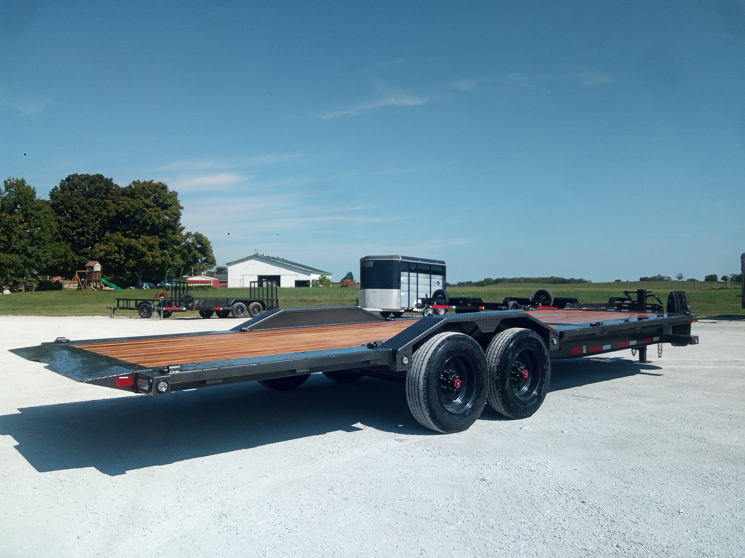 2027 24' x 102" – 21K HD Gravity Equipment Tilt - Image 4