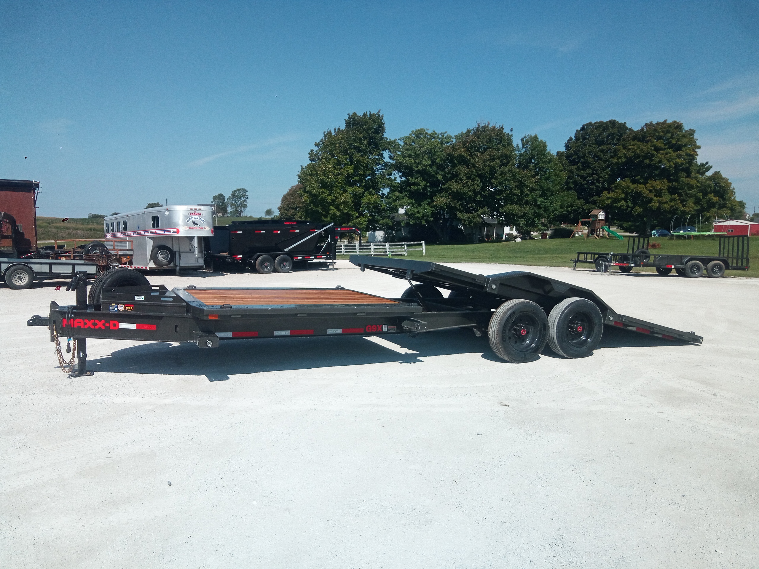 2027 24' x 102" – 21K HD Gravity Equipment Tilt - Image 6