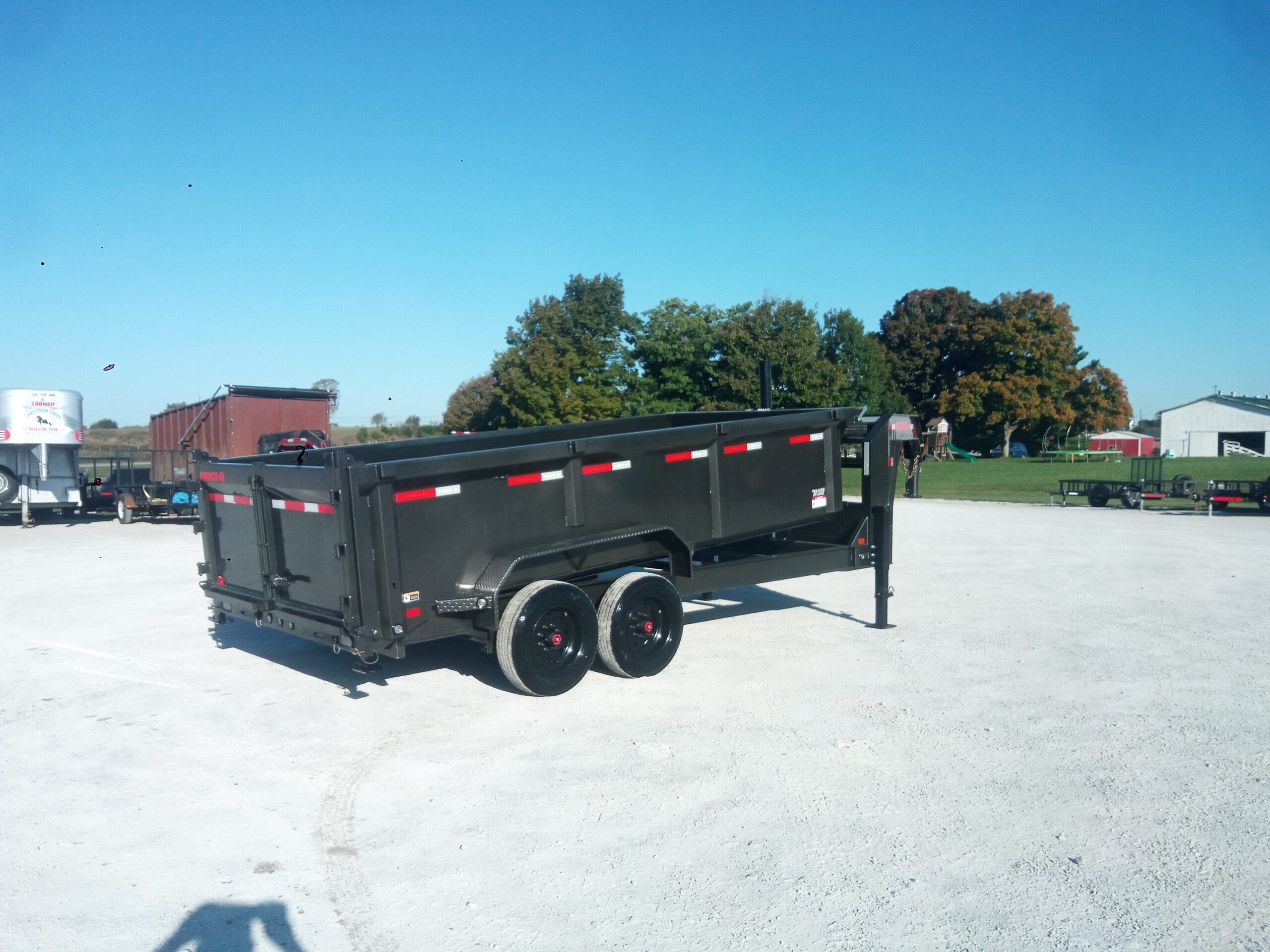2027 – 16' x 83" 14K Telescoping Gooseneck Dump Trailer - Image 3
